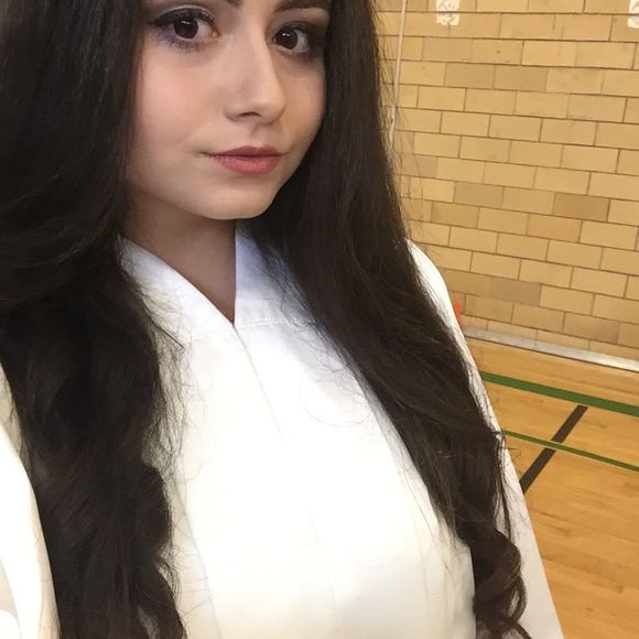 Meet your Posher, Cassandra - Picture 1 of 1